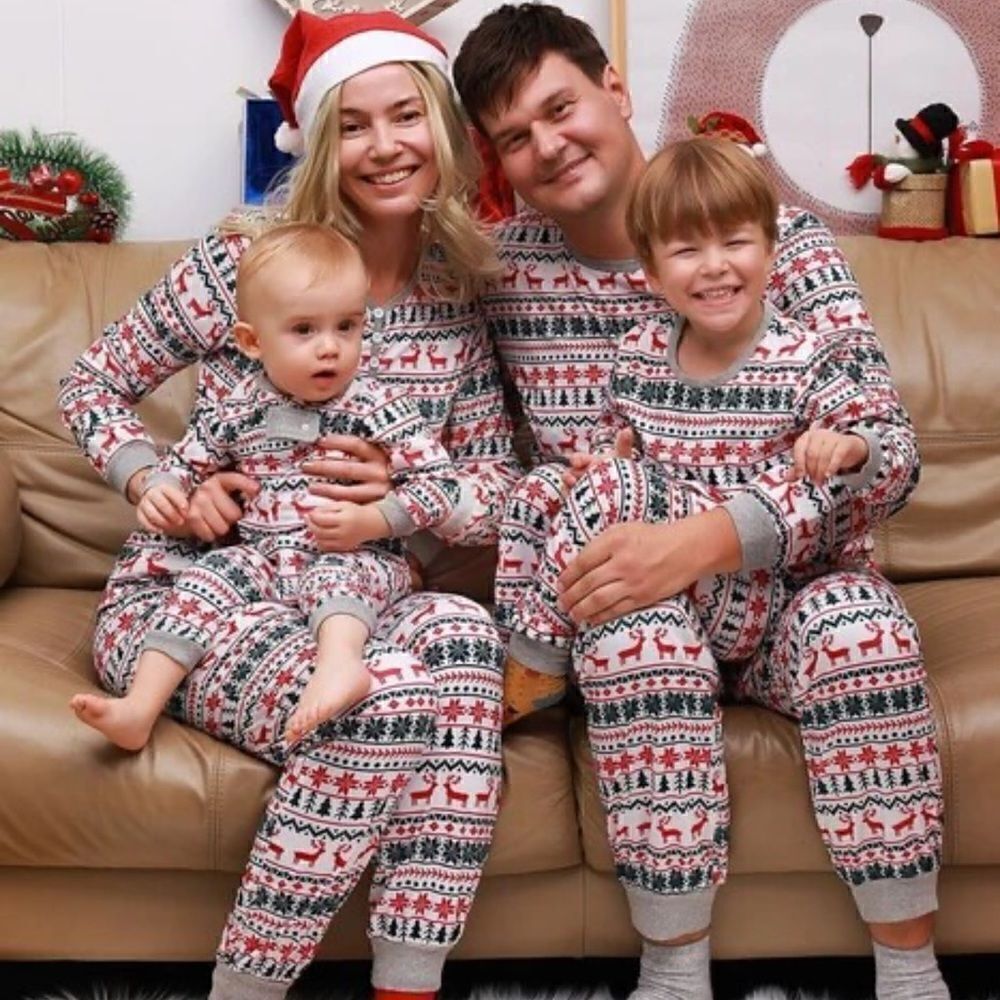 🎄New In Package 2 Piece Christmas PJ Set, Unisex Size Large Unbranded - Picture 3 of 10